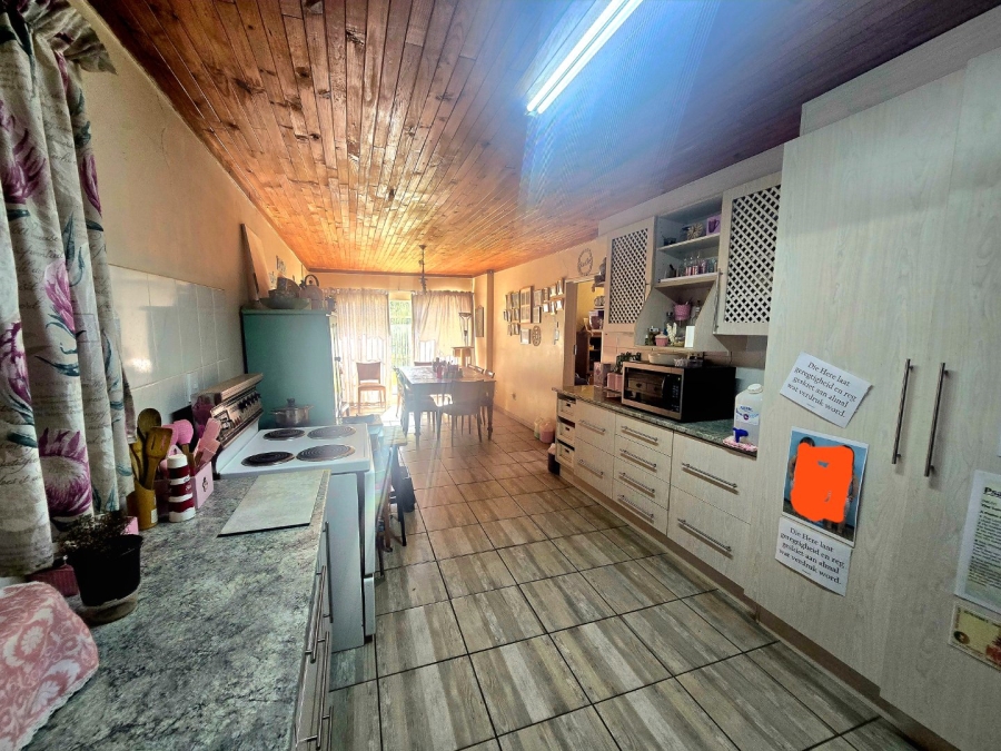 5 Bedroom Property for Sale in Fichardt Park Free State